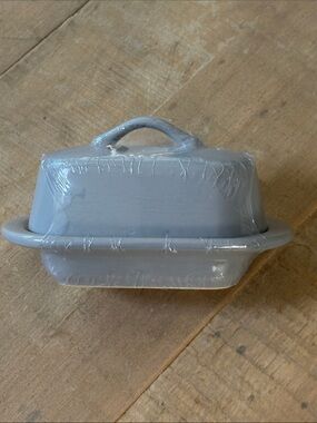 Chantal 5 Inch Ceramic Butter Dish with Lid - Light Gray NWT